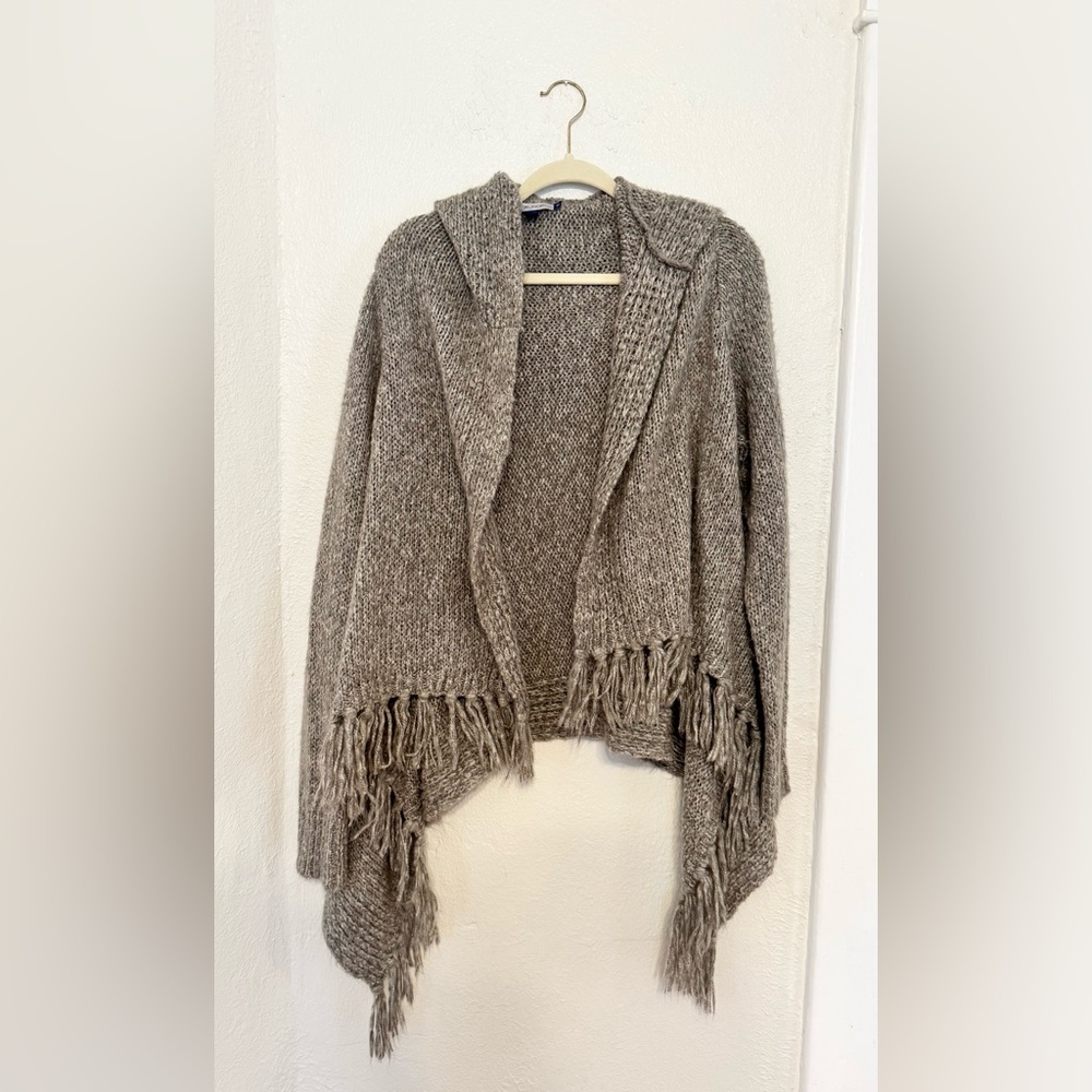 Bandolinoblu Cozy Fringe Hem Gray Sweater